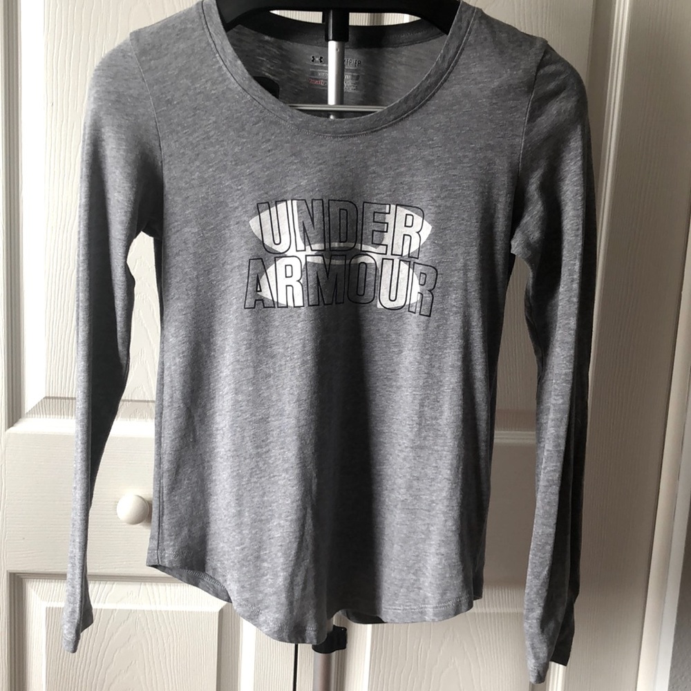 Under Armour Heat Gear Loose Fit Long Sleeve Athleisure Workout  Tshirt XS